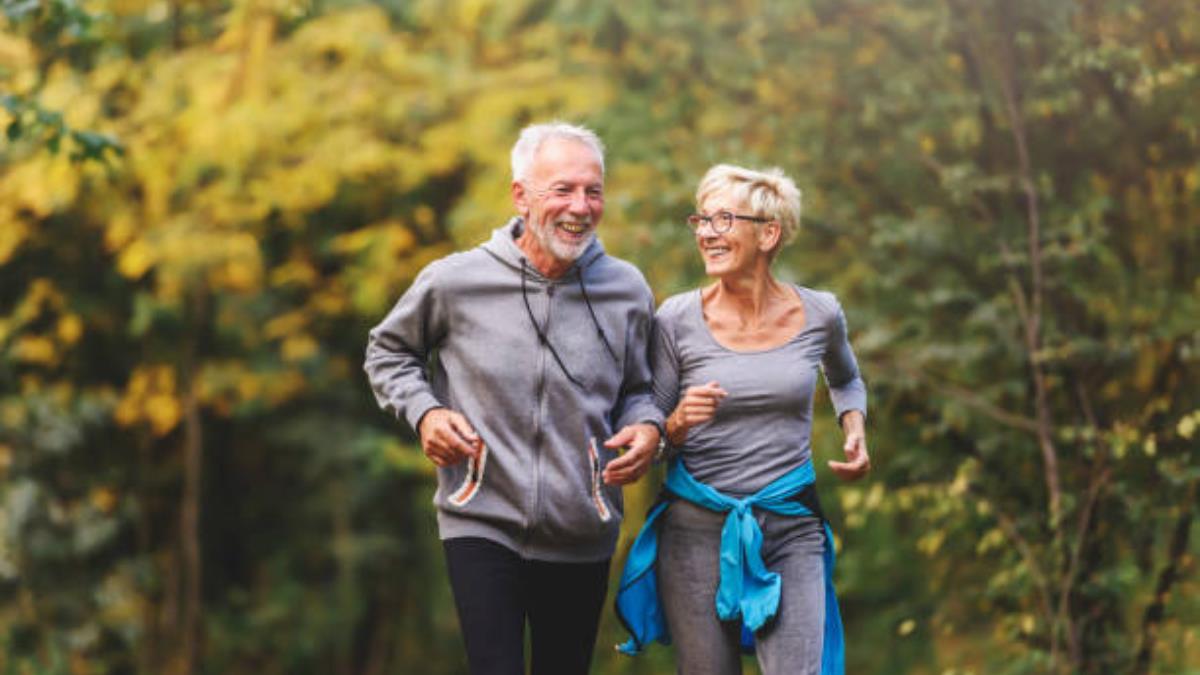 Toma aire antes de saber qué hábitos mejoran la salud de forma silenciosa después de los 50 años 